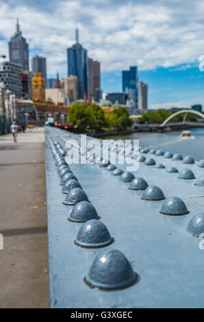 Viste della città di Melbourne lungo la riva sud del fiume Precinct Foto Stock