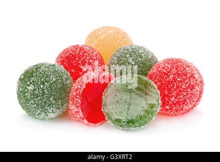 I canditi di round gelatine di frutta isolato su sfondo bianco Foto Stock