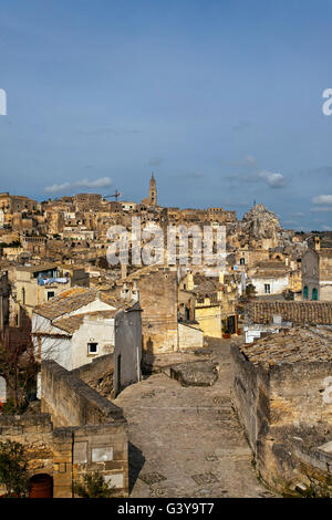 Insediamenti rupestri Sassi di Matera nel Sasso Barisano, Sito Patrimonio Mondiale dell'Unesco, Matera, Italia, Europa Foto Stock