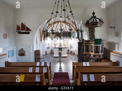 Chiesa di mattoni rossi in Gross Zicker, Moenchgut penisola, Ruegen Island o Rugia Isola, Meclemburgo-Pomerania Occidentale Foto Stock