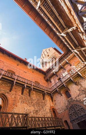 TRAKAI, Lituania - 8 giugno 2016: Vista Castello di Trakai sull isola di Trakai che costruita nel XIV secolo da Kestutis Foto Stock