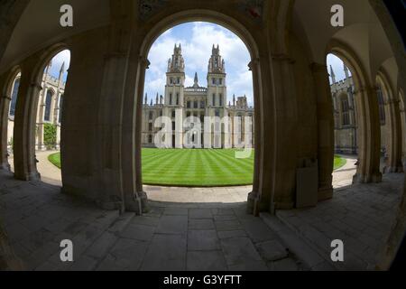 All Souls College di Oxford University Campus, Oxfordshire, England, Regno Unito, Europa Foto Stock