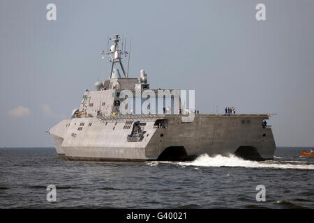 Il programma Littoral Combat Ship indipendenza nel corso dell builder prove nel Golfo del Messico. Foto Stock
