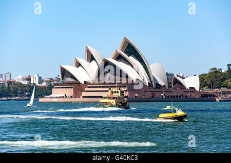 La Sydney Opera House e il Sydney Harbour, Sydney, Nuovo Galles del Sud, Australia Foto Stock