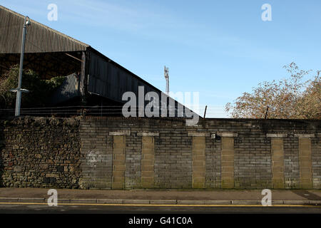 Una vista generale del sito della ex casa di Swansea City Football Club, il campo di attacco. Utilizzato dal club dal 1912 al 2005 quando il club si trasferì all'attuale Liberty Stadium. Lo stadio è in disuso Foto Stock