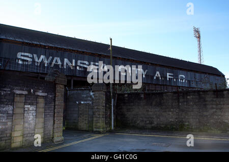 Una vista generale del sito della ex casa di Swansea City Football Club, il campo di attacco. Utilizzato dal club dal 1912 al 2005 quando il club si trasferì all'attuale Liberty Stadium. Lo stadio è in disuso Foto Stock