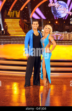 Jimi Mistry e il partner di danza Kristina Rihanoff durante la fotocellula per Strictly come Dancing il Live Tour alla capitale FM Arena a Nottingham. Foto Stock