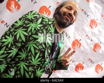 Todd Hinden di alta campagna di NY, fotografata al mondo della cannabis Convention di New York, US, 16 giugno 2016. Foto: JOHANNES SCHMITT-tegge/dpa Foto Stock