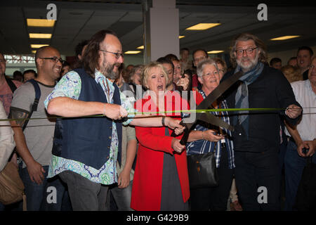 Birmingham, Regno Unito. Il 18 giugno, 2016. . Il 18 giugno, 2016. Hairy Bikers e Carol Klein di aprire la presentazione al pubblico © steven roe/Alamy Live News Credito: Steven roe/Alamy Live News Foto Stock