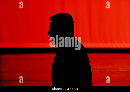 Berlino, Germania. Il 18 giugno, 2016. Il Presidente tedesco Joachim Gauck passeggiate allo stadio per il suo discorso alla Gioventù National Finals di Berlino (Germania), 18 giugno 2016. Foto: MAURIZIO GAMBARINI/dpa/Alamy Live News Foto Stock