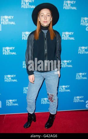 Sydney, Australia - 18 Giugno 2016: VIP e celebrità a piedi il tappeto rosso per il film australiano Premiere di cantare Street. Questo film premiere era al di là del 2016 Sidney Film Festival. Nella foto è Asta Binnie Credito: mjmediabox/Alamy Live News Foto Stock