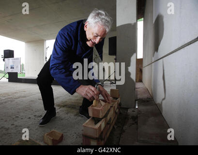 James Dyson al Royal College of Arts nuovo edificio a Battersea per la cerimonia di chiusura. Foto Stock