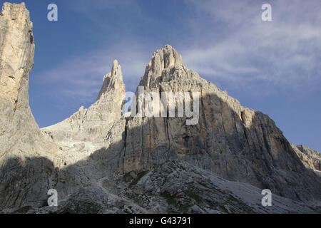 Torri di Vajolet dal Rifugio Vajolet; Gruppo del Catinaccio, Dolomiti, Italia Foto Stock