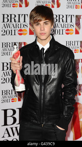 Brit Awards 2011 - Sala Stampa - Londra. Justin Bieber vince l'International Breakthough Act Brit Award 2011 all'O2 di Londra. Foto Stock