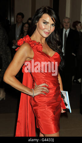 Lizzy Cundy arriva per la Anna Nicole Opera, al Royal Opera House di Covent Garden, nel centro di Londra. Foto Stock