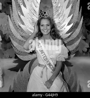 Sarah-Jane Hutt, 'Biss Wimborne', dopo aver vinto il concorso SK Sport Miss Regno Unito per il 1983 al Grosvenor House Hotel di Londra. Foto Stock