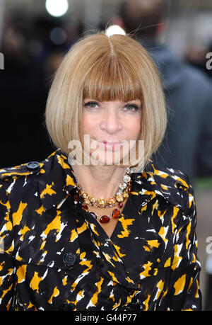 Anna Wintour, redattore statunitense di Vogue, arriva al Burberry Fashion Show di Hyde Park come parte della London Fashion Week. Foto Stock