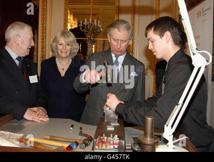 Carlo e Camilla visita Goldsmiths' Hall Foto Stock