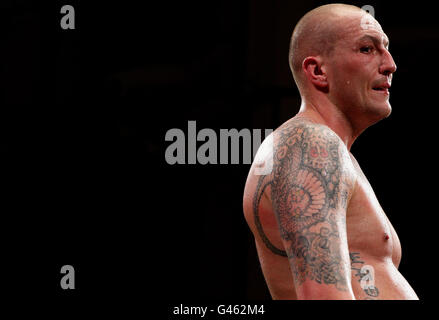 Carl Dilks reagisce dopo la sua sconfitta a Jahmaine Smyle al Liverpool Olympia, Liverpool. Foto Stock