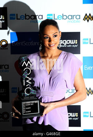 Alesha Dixon ha ritratto durante una fotocellula al Blythswood Square Hotel di Glasgow dove è stato annunciato il MOBO Awards si terrà in città durante gli anni 2011, 2013 e 2015 . Foto Stock