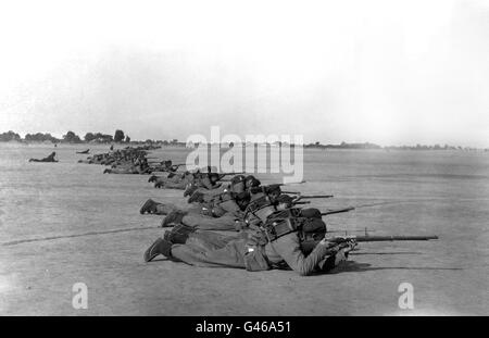 Guerre e conflitti - la rivoluzione cinese del 1911. Fanteria imperiale cinese in azione. Foto Stock