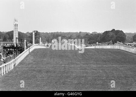 Corse ippiche - Royal Ascot - Ippodromo Ascot. Il corso durante Royal Ascot Foto Stock