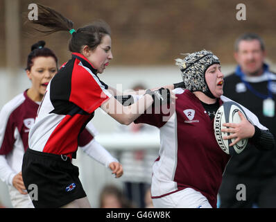 Azione dalla partita tra Gala e Murrayfield Wanderers/Knox Academy durante la giornata delle finali della Coppa U18 delle ragazze dei delfini Brewin a Murrayfield, Edimburgo. Foto Stock