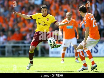 Calcio - Barclays Premier League - Blackpool v Arsenal - Bloomfield Road. Robin van Persie di Arsenal (a sinistra) in azione. Foto Stock