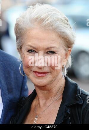 Dame Helen Mirren in arrivo per la prima inglese di Arthur, presso la Cineworld O2, la O2 Arena, SE10. Foto Stock