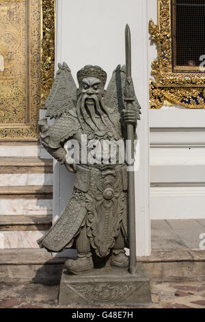 Custode cinese figura - Wat Pho tempio, Bangkok Foto Stock