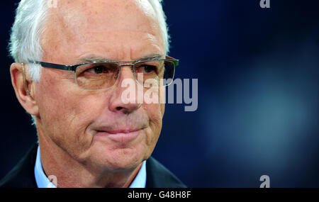 Calcio - UEFA Champions League - quarto finale - seconda tappa - FC Schalke 04 v Inter Milan - Veltins Arena. Ex allenatore della Baviera Franz Beckenbauer Foto Stock