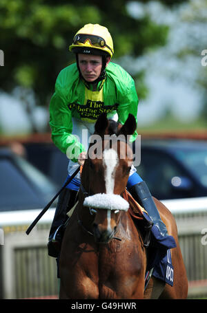 Jockey Kieran T o'Neill sulla festa di Beaumont prima del Qipco sponsorizza la British Champions Series Suffolk handicap Foto Stock