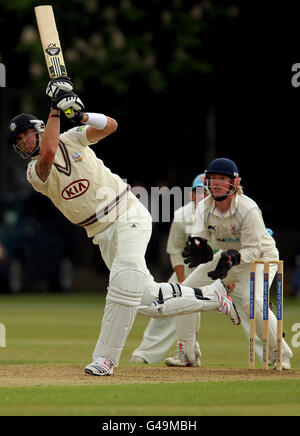 Kevin Pietersen di Surrey in azione battendo contro Cambridge in una partita della MCC University a Fenner's Ground, Cambridge Foto Stock