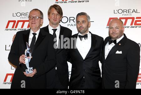 Geoffrey Rush, Tom Hooper, Lain Canning e Gareth Unwin con il premio per il miglior dramma, al National Movie Awards 2011 a Wembley Arena, Londra Foto Stock