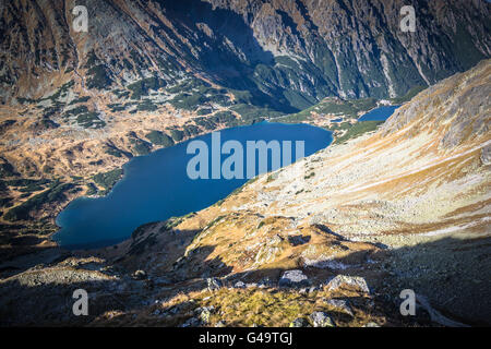 Beaitiful lago di montagna in estate, Valle dei Cinque Laghi, Polonia, Zakopane Foto Stock