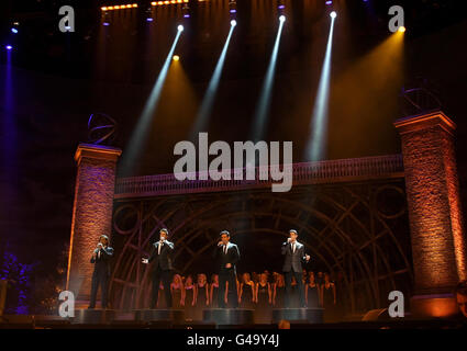 Il Divo si esibir ai Classic BRIT Awards 2011, presso la Royal Albert Hall, nel centro di Londra. Foto Stock