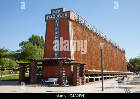 Scritte sulla torre di graduazione, Bad Salzuflen Thermalbad, Parkstraße, Bad Salzuflen, Nord Reno-Westfalia, Germania Foto Stock