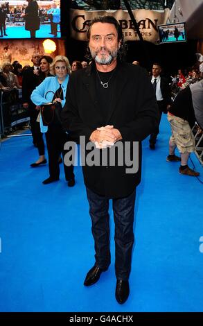 Ian McShane arriva per la prima cinematografica britannica dei Pirati dei Caraibi: On Stranger Tides, al Vue Westfield, Londra. Foto Stock