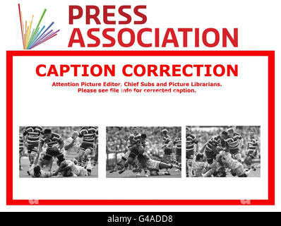 **NOTA REDATTORI - RITRASMESSO CON LA DIDASCALIA CORRETTA** correggendo Alesana Tuilagi a Manu Tuilagi. La didascalia dovrebbe leggere ManuTuilagi di Leicester è affrontata da Calum Clark e Brian Mujati di Northampton durante la partita semi finale di Aviva Premiership a Welford Road Leicester. Foto Stock