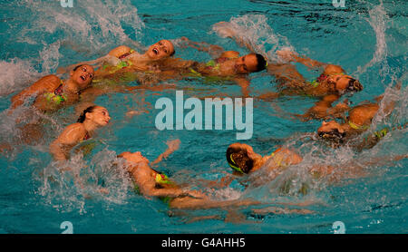 La squadra italiana gareggia nelle finali gratuite durante il secondo giorno della LEN European Synchronized Swimming Champions Cup 2011 a Stonds Forge, Sheffield. Foto Stock