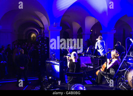 Il gomito in concerto - Londra Foto Stock