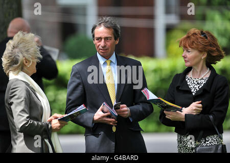 Corse ippiche - Betfred Silver Bowl e Temple Stakes - Haydock Park. Allenatore William Jarvis Foto Stock