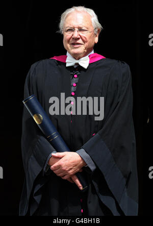 Naturalista e emittente Sir David Attendborough dopo aver conseguito una laurea honoris all'Università di St Andrews. Foto Stock