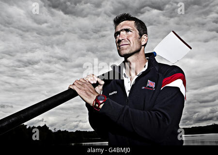 Great Britain Rower Greg Searle durante l'annuncio della GB Rowing Team al lago di Rowing Redgrave e Pinsent, Caversham. Foto Stock