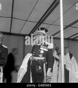 Lord Wakehurst all'incoronazione della Regina Elisabetta II all'Abbazia di Westminster, Londra. Foto Stock