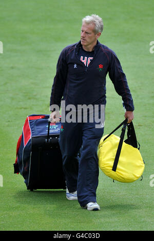 Cricket - Friends Life Twenty20 - North Group - Warwickshire Bears / Lancashire Lightning - Edgbaston. Allenatore del Lancashire Peter Moores Foto Stock