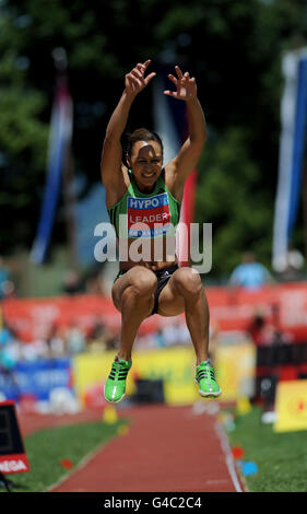 La Gran Bretagna Jessica Ennis compete nell'evento di salto lungo dell'eptathlon durante il secondo giorno dell'Hypo Meeting a Gotzis, in Austria. Foto Stock