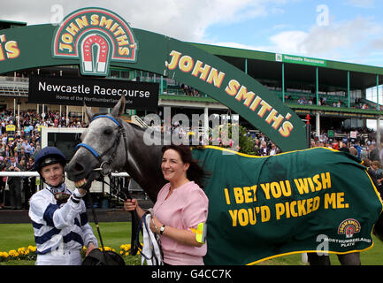 Horse Racing - piastra 2011 Festival - John Smiths piastra Northumberland giorno - Newcastle Racecourse Foto Stock