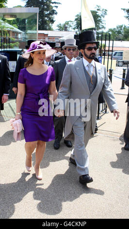 Sheikh Mohammed Bin Rashid al Maktoum e HRH Principessa Haya Bint al Hussein il giorno uno del Royal Ascot Meeting all'Ippodromo di Ascot, Berkshire. Foto Stock