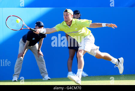 Tennis - AEGON International - giorno tre - Devonshire Park. Lleyton Hewitt australiano in azione contro Olivier Rochus durante l'AEGON International al Devonshire Park, Eastbourne. Foto Stock